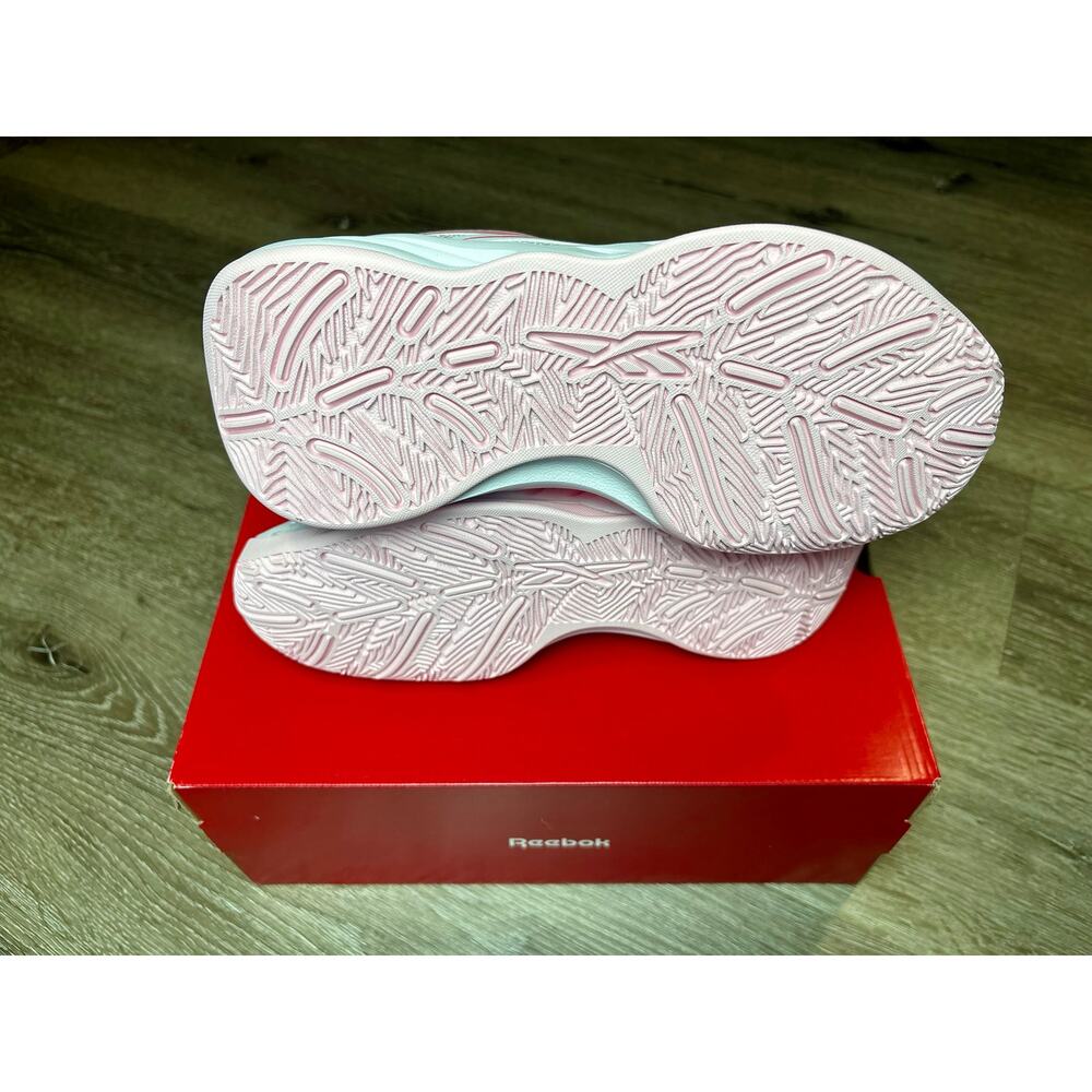 New with tag/box - 5Y - Reebok Press Shoes - Pink/White - Picture 4 of 9